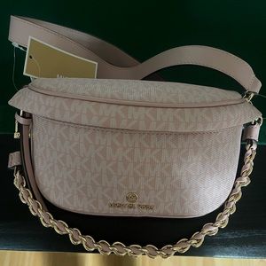 NWT MICHAEL MICHAEL KORS Slater Extra-Small Logo Sling Pack